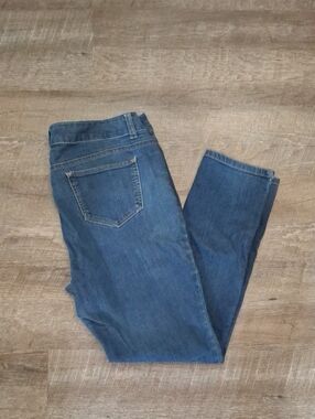 Westport Women's Straight Leg Jeans in Medium Blue Wash